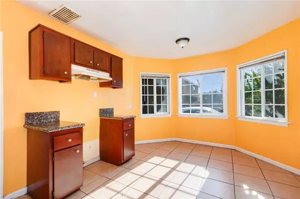 3724 E Imperial Hwy, Lynwood, CA 90262-2712