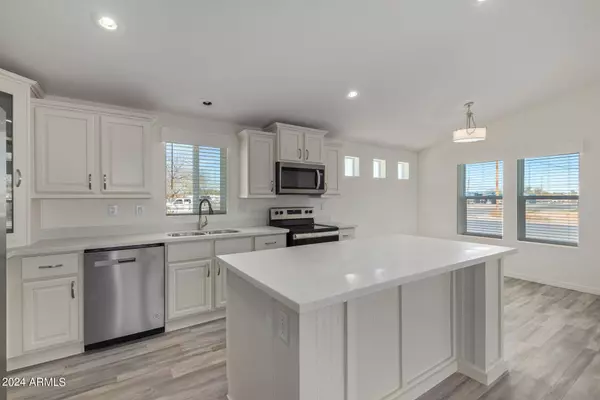 393 W LINCOLN Avenue, Coolidge, AZ 85128