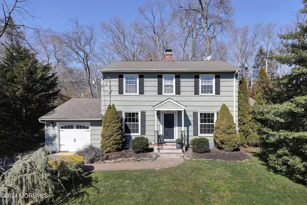 372 Navesink Avenue, Atlantic Highlands, NJ 07716