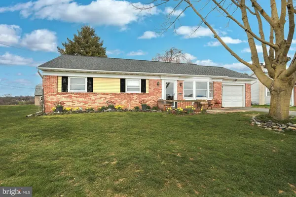 1745 PIONEER RD, Lancaster, PA 17602