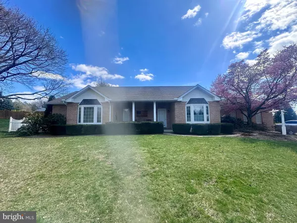 3924 FARM DR, York, PA 17402