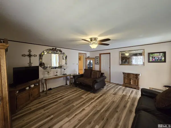 225 E National Ave, Winnemucca, NV 89445-2716