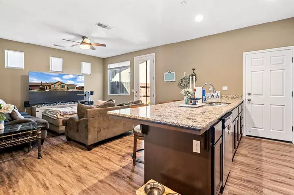 857 Castellona DR, Newman, CA 95360