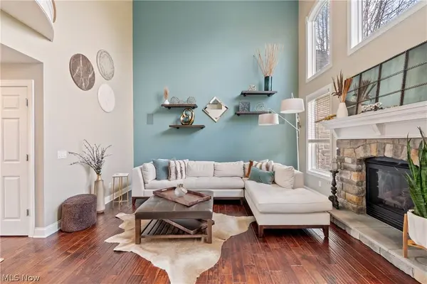 1585 Yorkshire SE, Canton, OH 44709