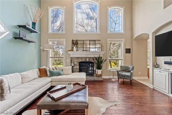 1585 Yorkshire SE, Canton, OH 44709