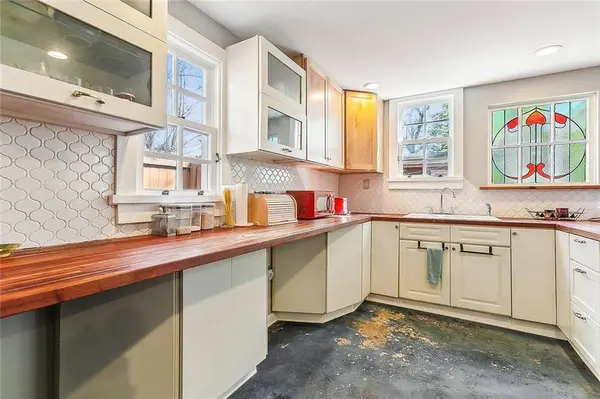 5620 BURGUNDY ST, New Orleans, LA 70117