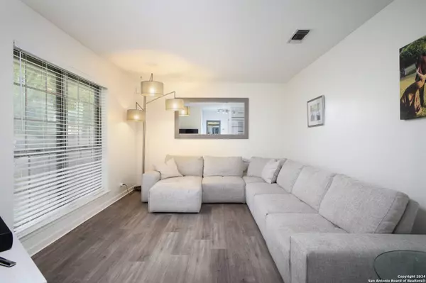 5843 Castle Run, San Antonio, TX 78218