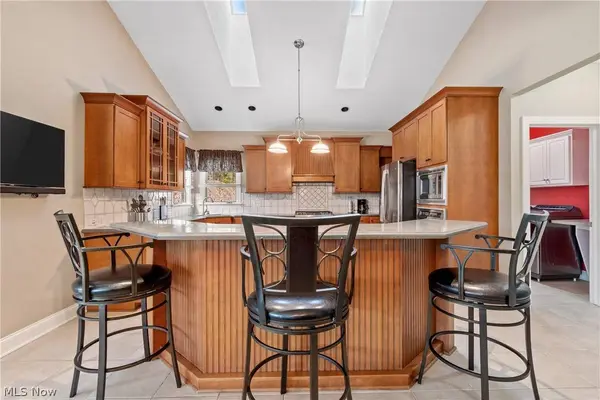 1585 Yorkshire SE, Canton, OH 44709