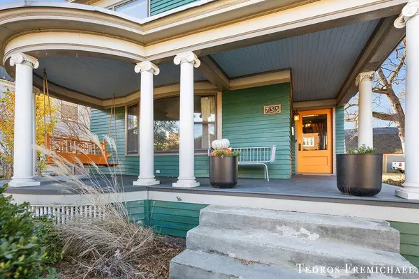 733 Madison SE Avenue, Grand Rapids, MI 49503