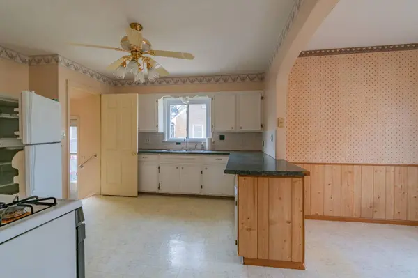 2328 NE Monroe Avenue, Grand Rapids, MI 49505