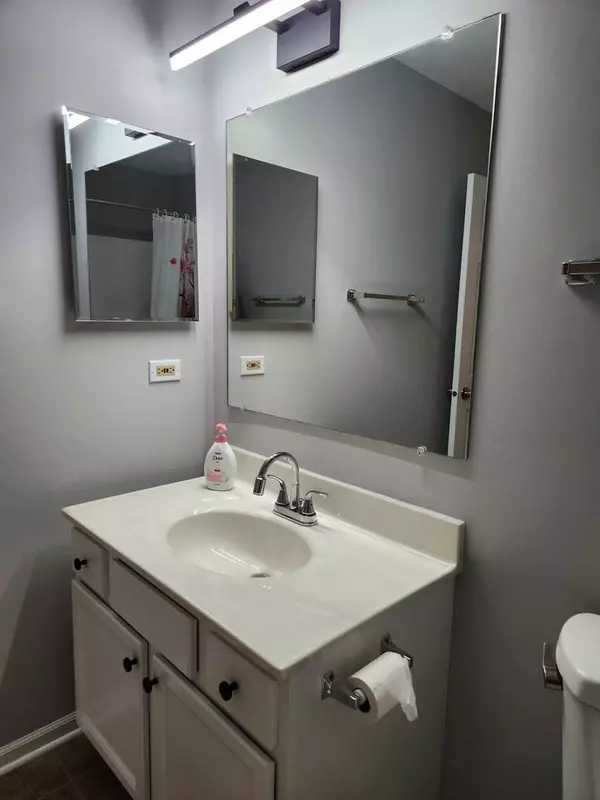 746 W Streamwood Boulevard #B, Streamwood, IL 60107