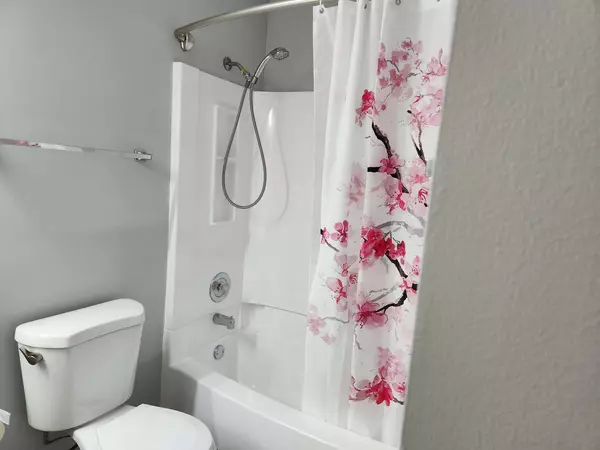 746 W Streamwood Boulevard #B, Streamwood, IL 60107