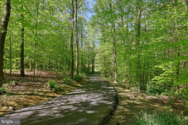 6608 LADYSLIPPER LN, Clifton, VA 20124