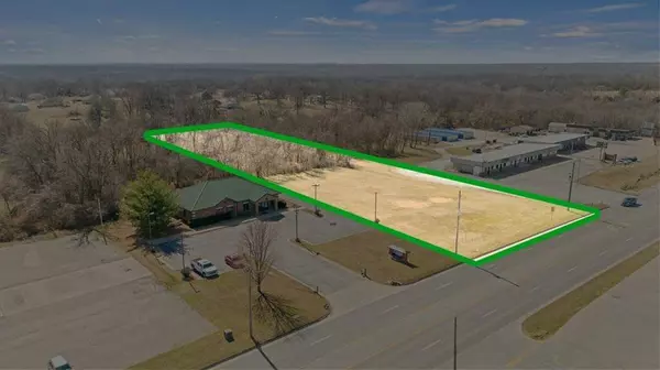 1701b W Austin BLVD, Nevada, MO 64772