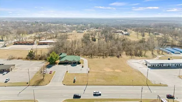 1701b W Austin BLVD, Nevada, MO 64772