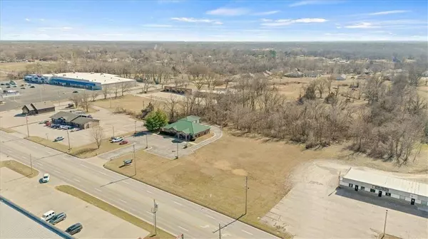 1701b W Austin BLVD, Nevada, MO 64772