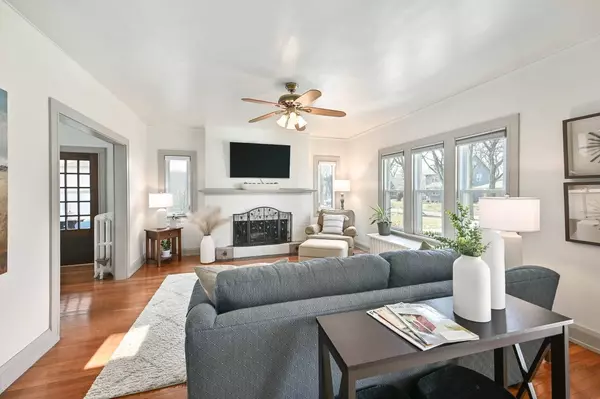 1722 N 72nd St, Wauwatosa, WI 53213