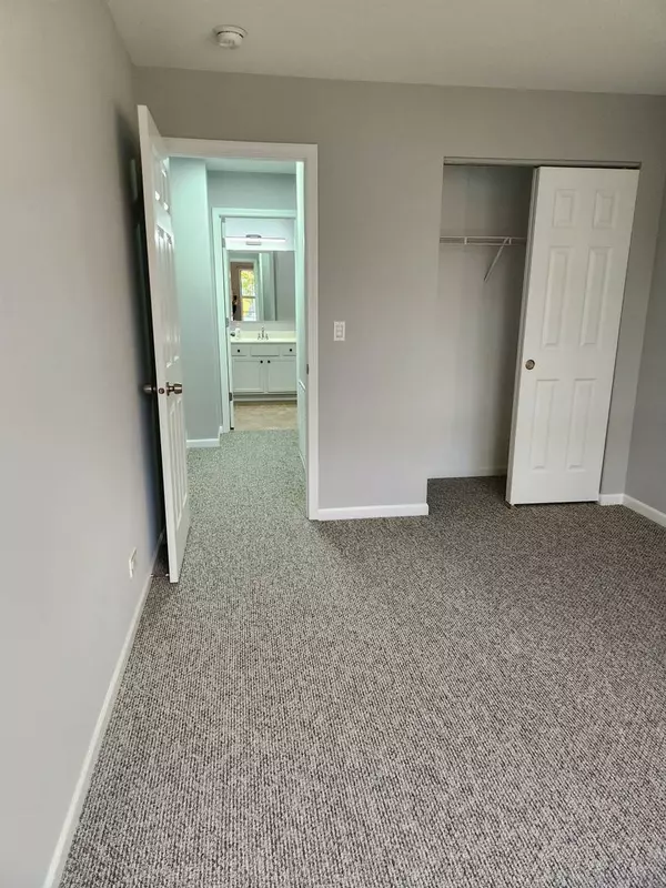 746 W Streamwood Boulevard #B, Streamwood, IL 60107