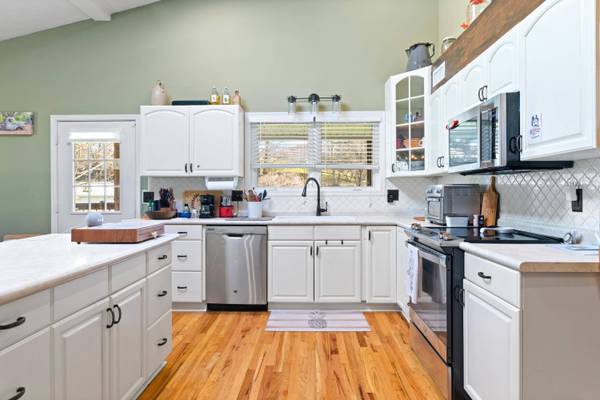 588 Shepherds PL, Galax, VA 24333