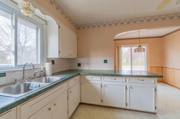 2328 NE Monroe Avenue, Grand Rapids, MI 49505