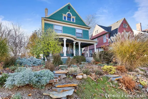 733 Madison SE Avenue, Grand Rapids, MI 49503