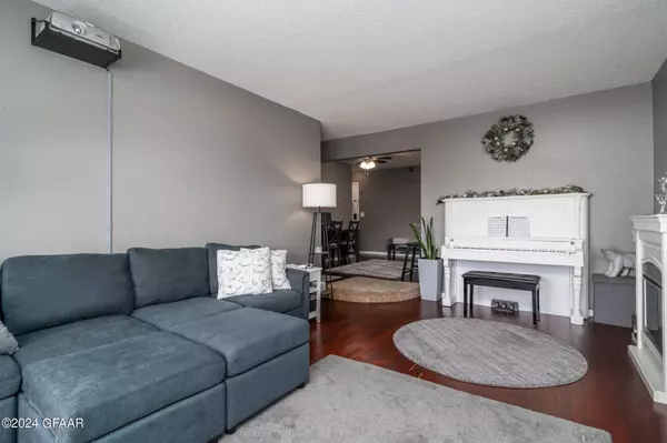 815 DUKE Drive #331, Grand Forks, ND 58201