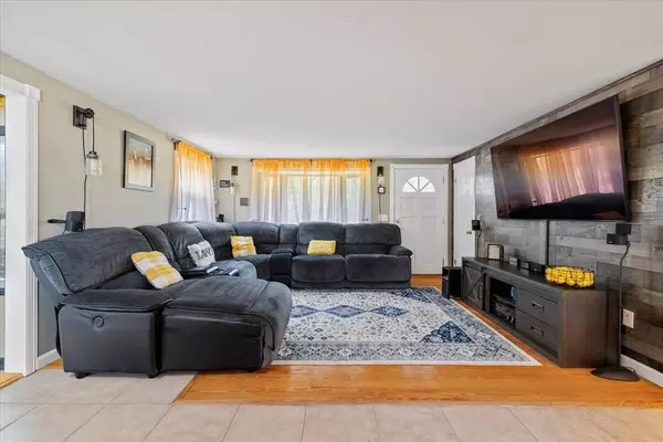 244 Brookfield Road, Charlton, MA 01507