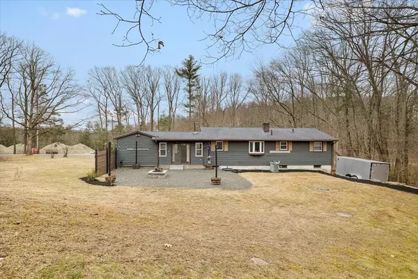 244 Brookfield Road, Charlton, MA 01507