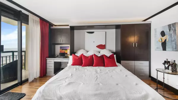 5220 Seawall Blvd #1232, Galveston, TX 77551