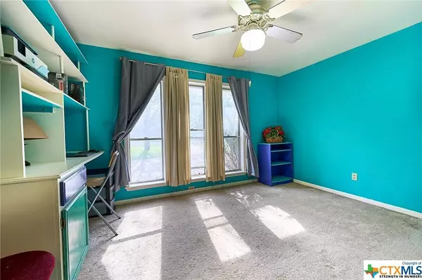 627 Summerwood DR, New Braunfels, TX 78130