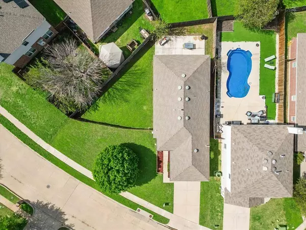 11917 Porcupine Drive, Fort Worth, TX 76244