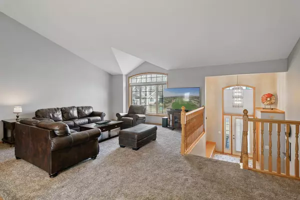 584 140th LN NW, Andover, MN 55304