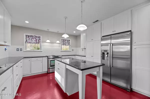 419 Kershaw Road, Oriental, NC 28571