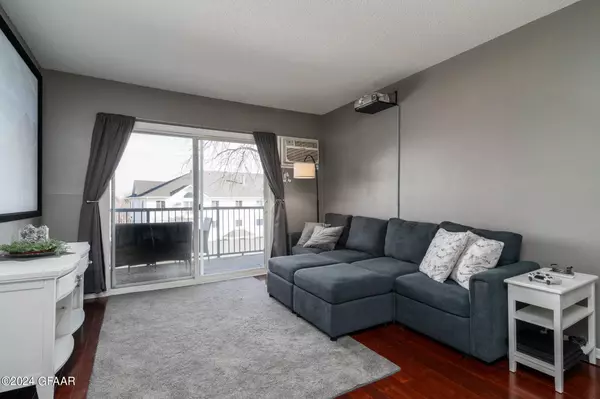 815 DUKE Drive #331, Grand Forks, ND 58201