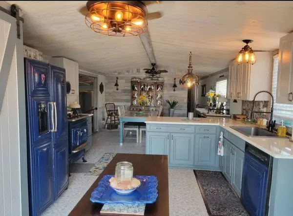 12906 LAKE DORA CIR, Tavares, FL 32778