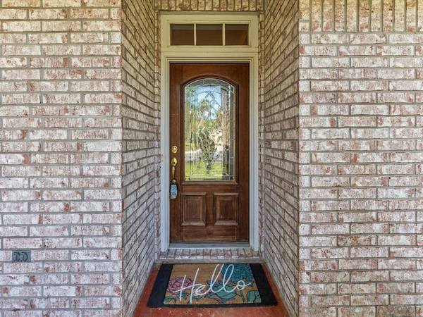 1831 Green Briar DR, Huntsville, TX 77340