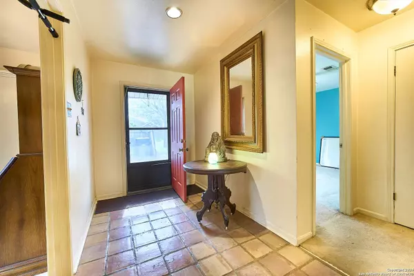 627 Summerwood Dr, New Braunfels, TX 78130