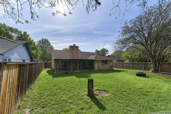 627 Summerwood Dr, New Braunfels, TX 78130