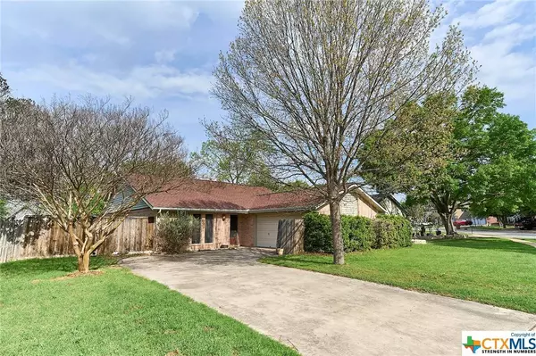 627 Summerwood DR, New Braunfels, TX 78130