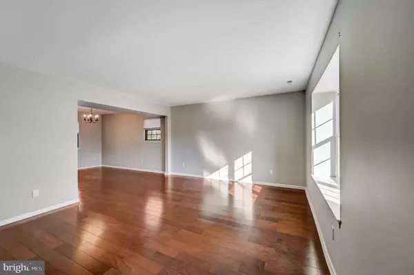 4 INSKEEP CT, Cherry Hill, NJ 08003