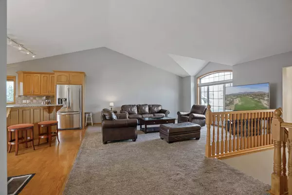 584 140th LN NW, Andover, MN 55304