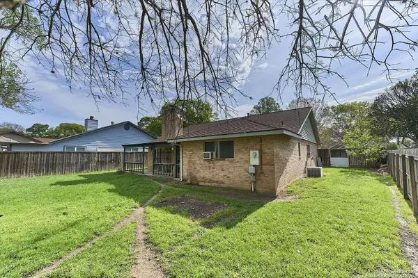 627 Summerwood Dr, New Braunfels, TX 78130