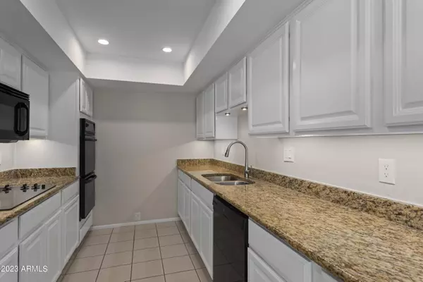 5525 E LINCOLN Drive #70, Paradise Valley, AZ 85253