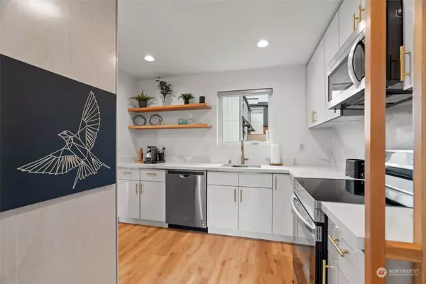 1105 SW Henderson ST, Seattle, WA 98106