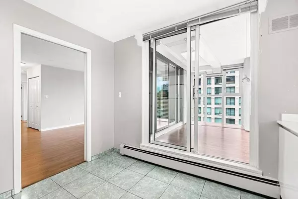 1010 BURNABY ST #1504, Vancouver, BC V6E 4L8