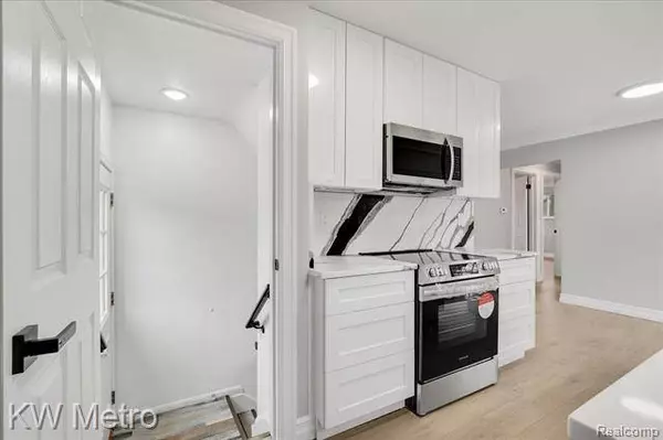 23300 ALLOR Street, St. Clair Shores, MI 48082