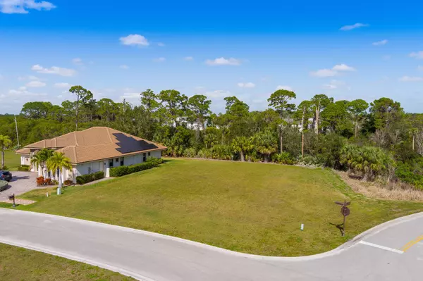 122 SE Via Lago Garda, Port Saint Lucie, FL 34952