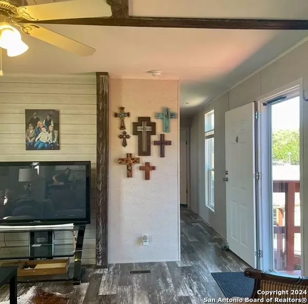 225 Private Road 1509, Bandera, TX 78003