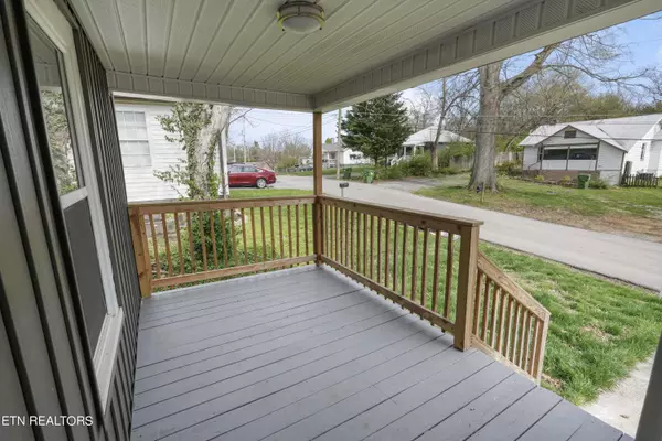 915 Mynders Ave, Maryville, TN 37801