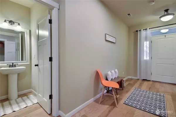 3924 Campus Willows LOOP NE, Lacey, WA 98516